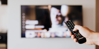 Transformação da Televisão: Do Sinal Analógico à Nuvem